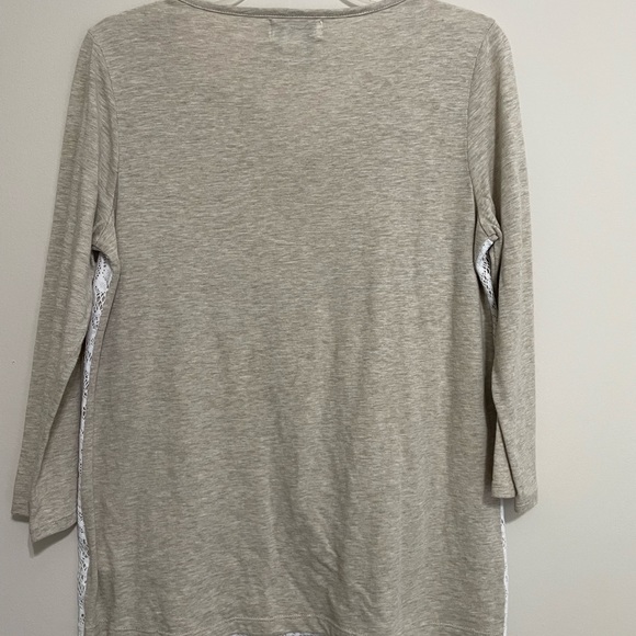 Liz Claiborne Cream Color Women's shirt ~ Size Medium ~ casual and comfy - Picture 8 of 8